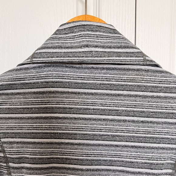 Lululemon Woman White Gray Striped Zipper Up Jacket Size 4 - Picture 8 of 16